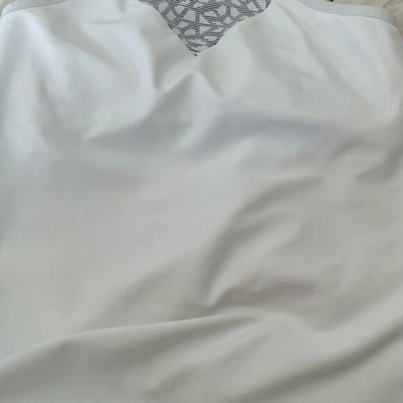 Beyond Yoga racer back top, size XS - Picture 3 of 5